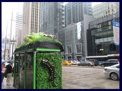 S Michigan Avenue 024 - unusual bus stop